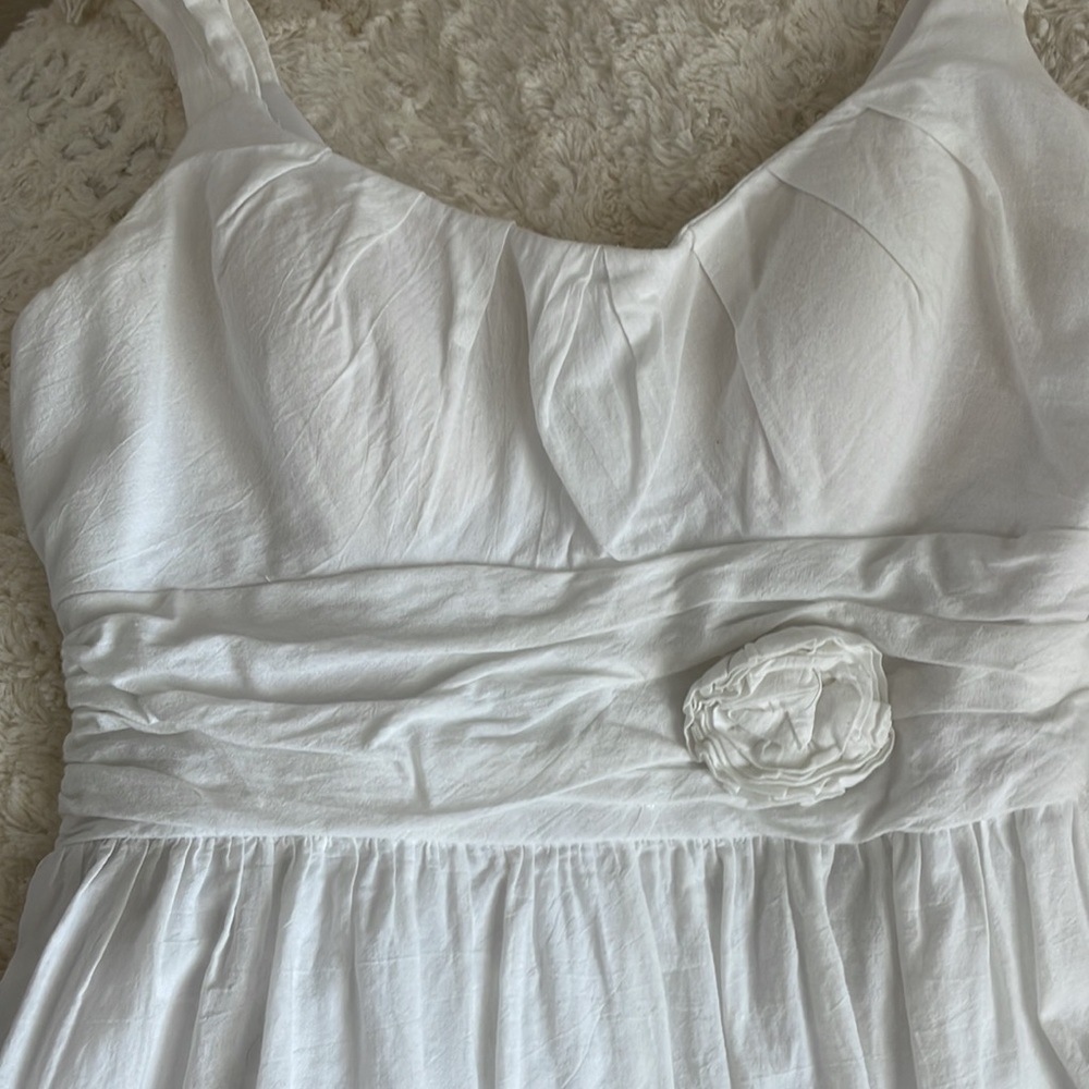 Dress size 9 but fits small - Picture 3 of 4